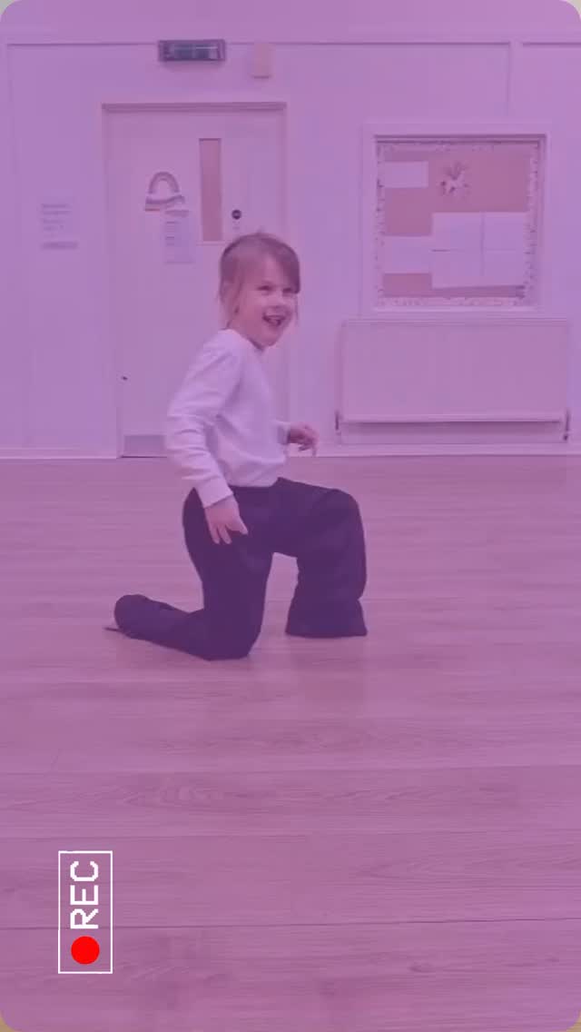 Here’s a sneak peek of our girls’ hip hop class learning a new skill - ‘knee spins’
With the exams 🥇 over the weekend, the show feels like it’s just around the corner. All our classes are well underway with their show dances 💃 and performances 🎭.