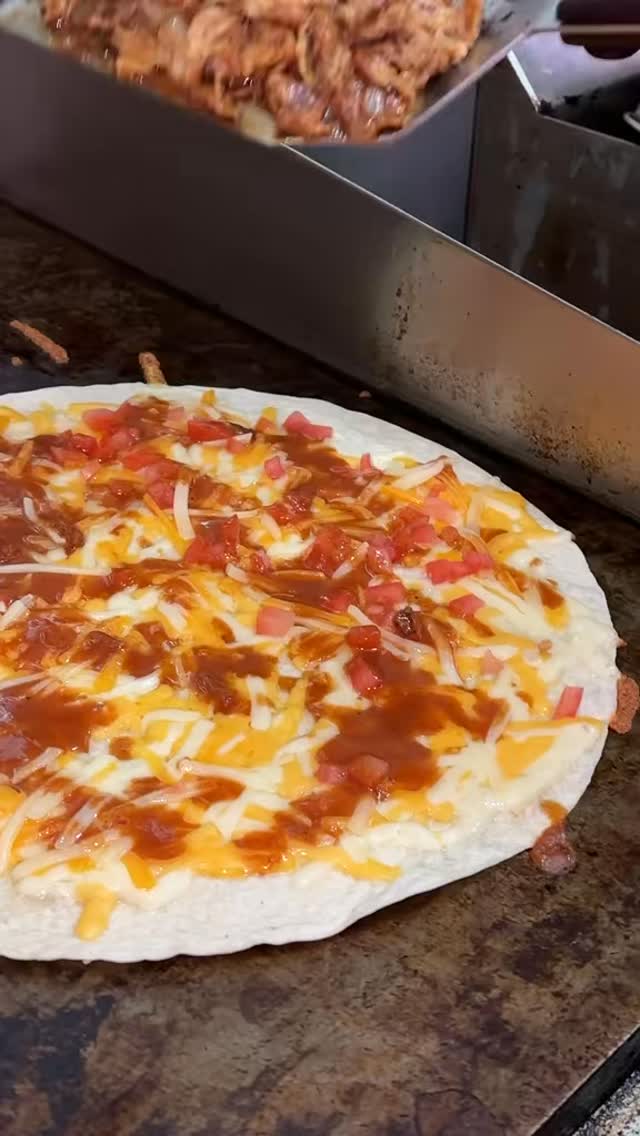 New specials and a fan favorite to start the weekend off right!
Beer Battered Cod Sando 🐟 🔥
Buffalo Chicken Quesadilla 🐓 🔥
& last but not least Leo’s Eggrolls! 🔥
#NortheastMD #goodeats