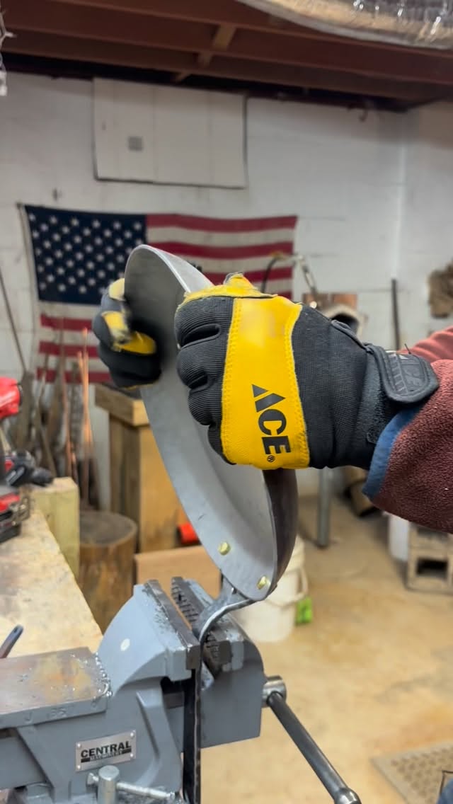 One of the final steps in creating our carbon steel cookware is truing up our handles.
#carbonsteel #virginia #madeintheusa