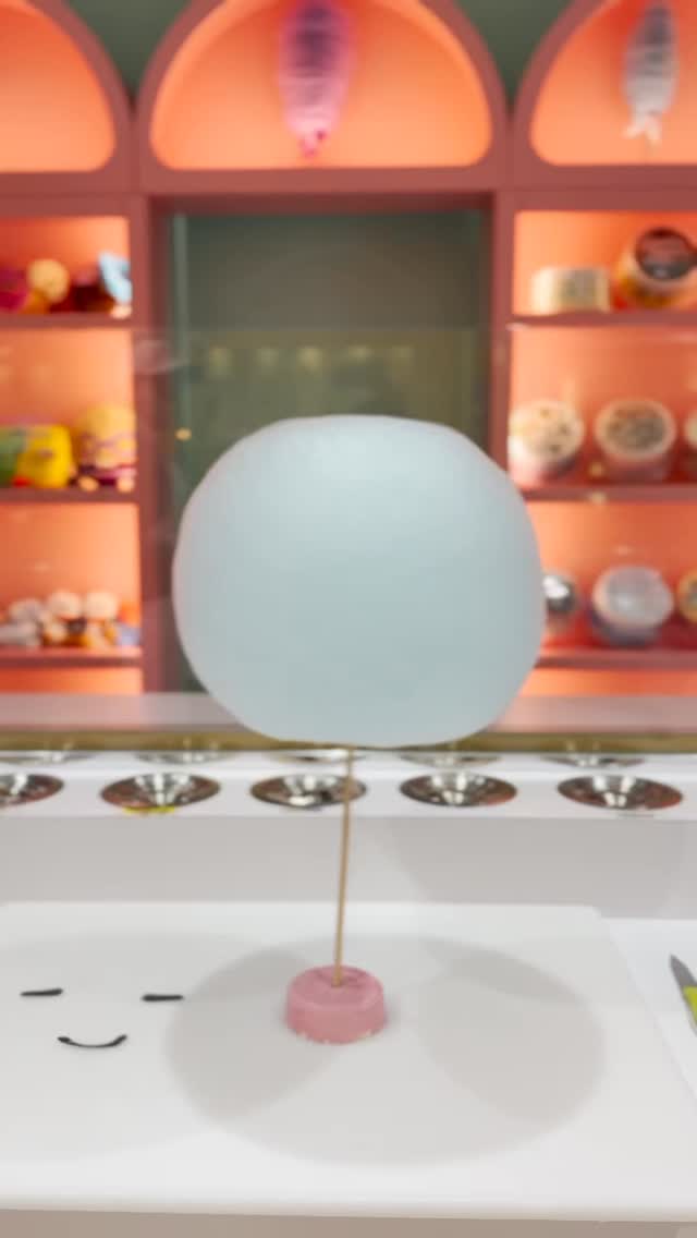 When RM’s universe meets cotton candy magic...
Koya appears.💙
———
Quand l’univers de RM rencontre la magie de la barbe a papa...
Koya apparaît.💙
#cottoncandy #foodart #bangtan #koya #rm