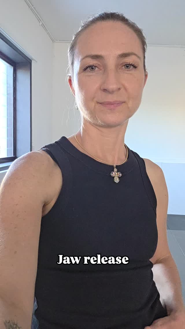 Do you clench your jaw? Grind your teeth at night?
Do this Fascial Maneuver that releases all the tension from your jaw therefore from your whole body.
We hold so much unprocessed emotions in our jaw .
You might experience an emotional release after practicing this Maneuver , just let it happen it will pass.
For the ladies with long nails use a tissue around your fingers.
Book your space in my classes and learn how to destress your body and mind.
Link in bio.
#fascialmaneuvers #fasciamaneuvercoach #humangarage #selfcare #newclasses