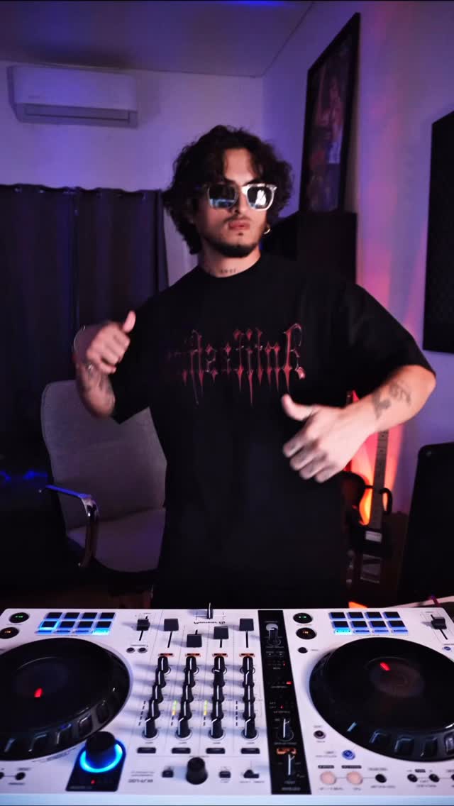 Yo Papi chulo @lorna507 🔥😎🔥
Visit: www.olazaranmusic.com
#djs #mix #newmusic #edm #housemusiclovers