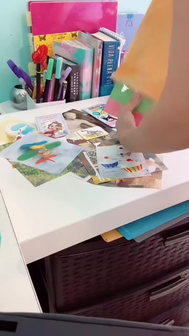 Ya casi comenzamos y tu estás a tiempo de unirte a nuestro HAPPY MAIL✂️🫶🏼✨🙏
#arleneflores #happymail #fecreativa #journalclub #movimientocreativo