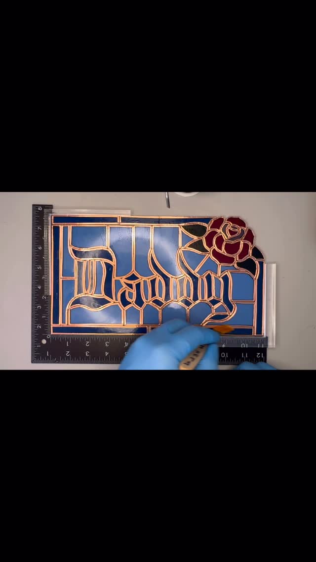 Just a little process video 💅🏼 for your viewing pleasure
•
•
#LittlePipCo #ButDaddyILoveHim #StainedGlassArt #GlassArt #ProcessVideo