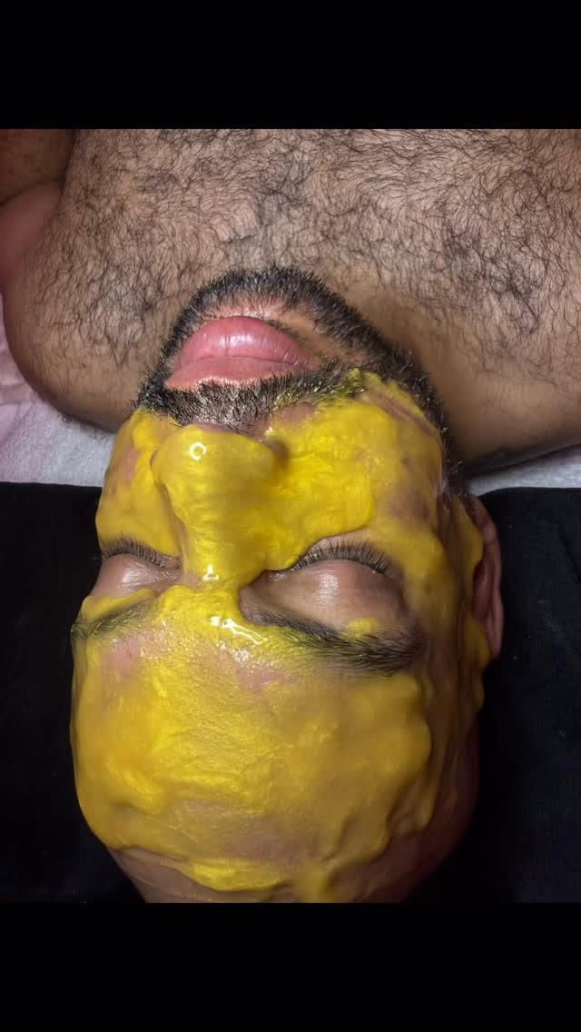 He was way past due all those pores are out and deep cleaned with hydro-dermabrasion deep extractions deep cleaning with a nice gold ⭐️🌟 cream collagen mask for anti aging and that nice glow your only & only your #Esthi #Virisbeauty @viris.beauty 🧖♀️💖