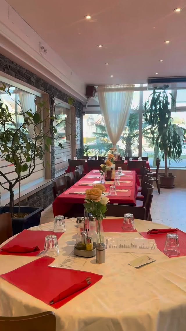 🌙 Ramadan Tag 16 bei Kulla
Tag 16 im Ramadan.
Ein weiterer Abend für Iftar, gute Stimmung und leckeres Essen 🤍🍽️
Geniesst den Abend bei Kulla und brecht euer Fasten in einer schönen Atmosphäre. ✨
📍 Bielstrasse 120, 2540 Grenchen
📞 032 652 19 19
📍 Birchstrasse 10, 3186 Düdingen
📞 026 505 10 20
Reservierungen nur telefonisch oder vor Ort.
#fyp #ramadan #iftar #restaurant #schweiz