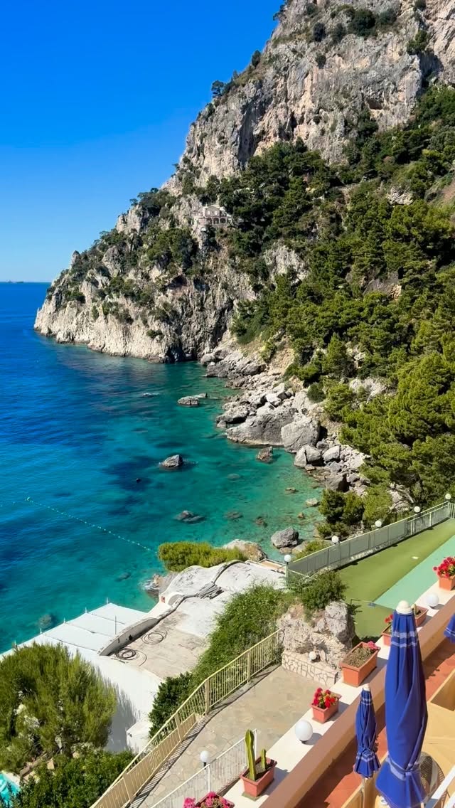 ✨ The perfect 7-night Amalfi Coast itinerary 🇮🇹🌊
Dreaming of colourful cliffside villages, lemon groves, and breathtaking sea views? I’ve just shared the ultimate 7-night Amalfi Coast itinerary designed so you can experience the very best of this iconic Italian destination without the stress of planning.
Here’s what’s included 👇
🍋 Positano’s picture-perfect views
⛵ A magical day trip to Capri
🏖 Relaxing beach days and hidden gems
🍝 Authentic Italian food spots you can’t miss
🚗 Travel tips to make getting around easy
If the Amalfi Coast is on your bucket list, this guide will help you plan the perfect trip from start to finish.
👉 Head to my blog for the full itinerary, tips, and recommendations (link in bio).
Save this for your future Italy trip 🇮🇹 and send to someone you’d take with you 💛
#AmalfiCoast #ItalyTravel #TravelInspo #TravelPlanning #DreamDestinations