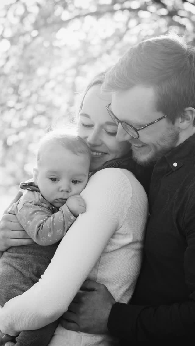 Für alle, die es noch nicht wissen 🌸
Mehrmals im Jahr biete ich Mini Shootings an – und jetzt sind neue Termine online!
Was sind Mini Shootings?�✨ 20 Minuten Shooting�✨ Fester Ort & feste Zeitslots�✨ Günstiger als ein reguläres Shooting
Ihr zahlt 129 € Grundgebühr inklusive 5 farboptimierter Bilder.�Jedes weitere Bild könnt ihr für 15 € dazubuchen.
Perfekt für:�💛 Familienbilder�🤍 Schwangerschaftsfotos�🌿 Paarshootings
Diese Termine sind aktuell buchbar:
🌸 Samstag, 21.03. – Weiß-rosa Blütenshooting zwischen Pfirsichbäumen auf einem Obsthof in Ladenburg�🍎 Samstag, 11.04. – Weiß blühende Apfelbäume auf einem Obsthof in Ladenburg�🌿 Samstag, 13.06. – Fotos zwischen Wald & Wiese�💧 25.07. – Shooting am Wasser auf der Wieblinger Neckarwiese
Alle Infos & Buchung findet ihr auf meiner Website:�www.jasminmadeleine.de
Ich freue mich auf euch 🤍
#fotoshootingheidelberg
#fotoshootingmannheim
#fotografheidelberg
#minishootingheidelberg
#minishootingmannheim