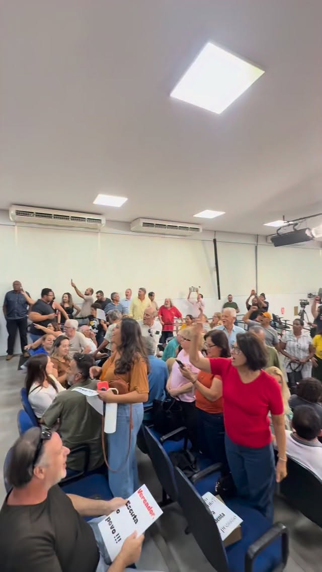 CÂMARA LOTADA COMEÇA A VOTAR REVOGAÇÃO DA PLANTA GENÉRICA
A sessão que analisa a revogação da Planta Genérica de Valores (PGV) começou há pouco na Câmara Municipal de Rio Preto. O plenário está lotado em um dos debates mais aguardados do ano.
A proposta trata da base de cálculo do IPTU e mobiliza moradores, empresários e representantes de diferentes setores da cidade.
Mais informações no Portal Guilherme Baffi