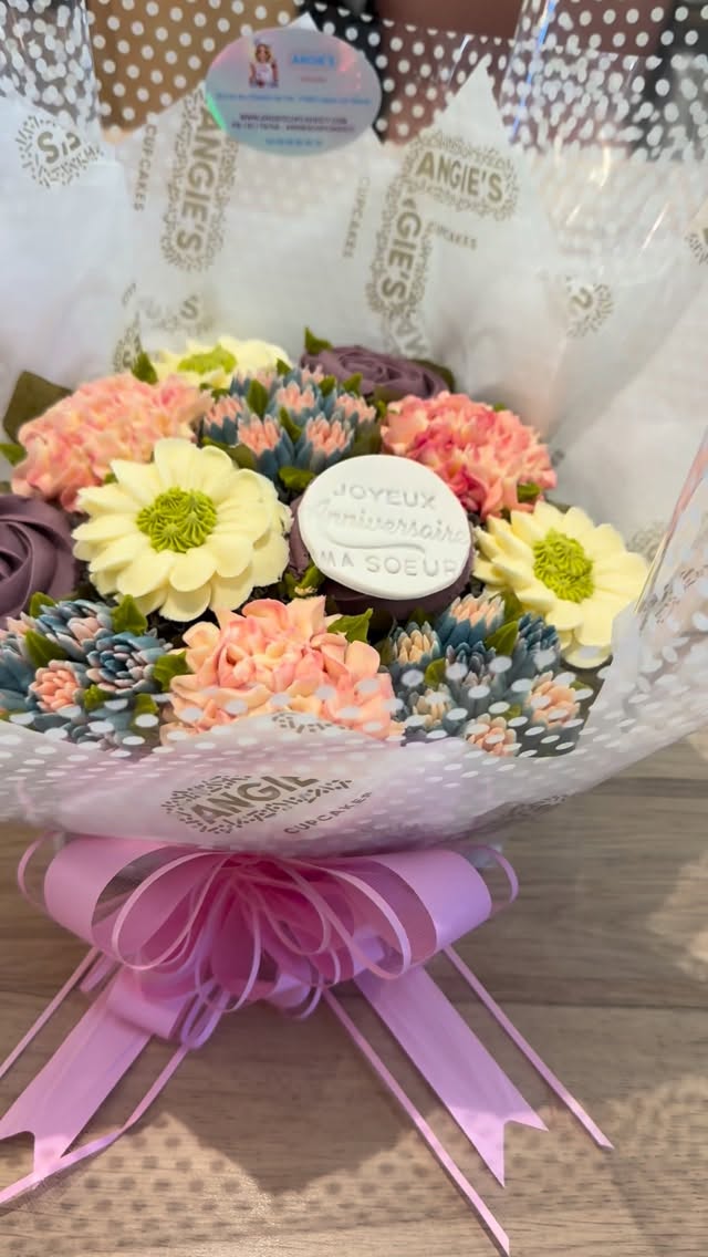 #angiescupcakes77 #bouquetdecupcakes #interflora #gateauanniversairepersonnalisé