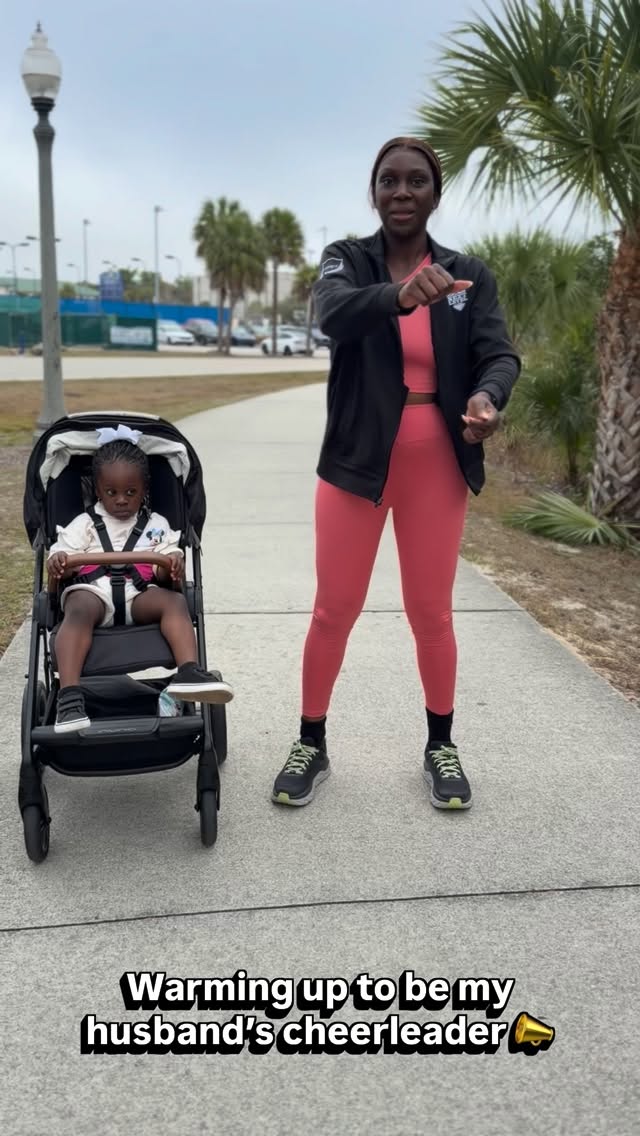 POV: When your husband @widlindieujuste runs a half marathon and the real MVPs wake up at sunrise to cheer him on. 🏃🏽♂️
@zaia.dream : “Why are we outside this early?”
Me: Fully committed cheer captain 💁🏽♀️
Signs understood the assignment:
🚩 Don’t trust that fart daddy 💨😂
🚩 Go daddy go🔥
🚩 Pain is temporary but Strava stats are forever🏃🏾♂️
🚩 Half marathon eh? Wap kon Jorge 🇭🇹🤣
#MarathonMorning #CheerSquad #RunnerWife #GirlDadEnergy MomLifeUnfiltered
