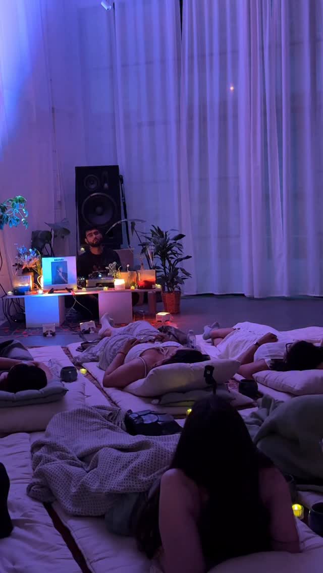 the only way to listen to Blond on vinyl..
📍 ARTAL by Majoris Music
follow for the next event announcement!
#frankocean #vinyllovers #blond