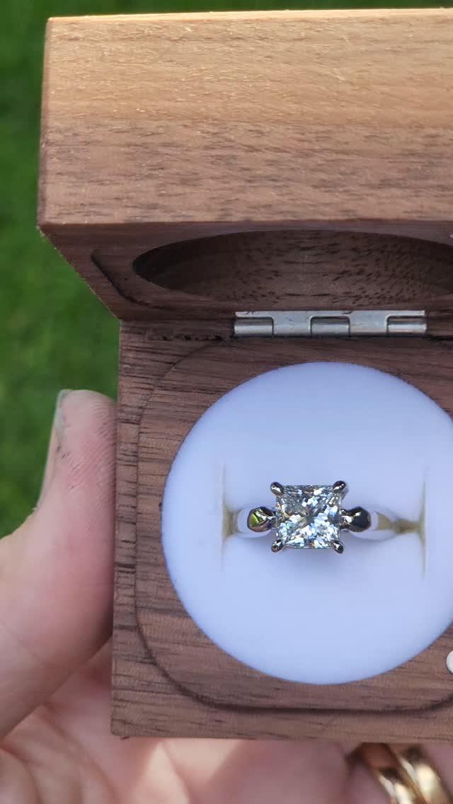 This platinum beauty featuring a 2.09ct princess cut diamond has just been presented to its future owner and she said yes!
A big congrats to E & C. ❤️🎉
Now onto the wedding!
#customjewellery #alexandragasparinijewellery #platinumengagementring #princesscutdiamond #platinumring