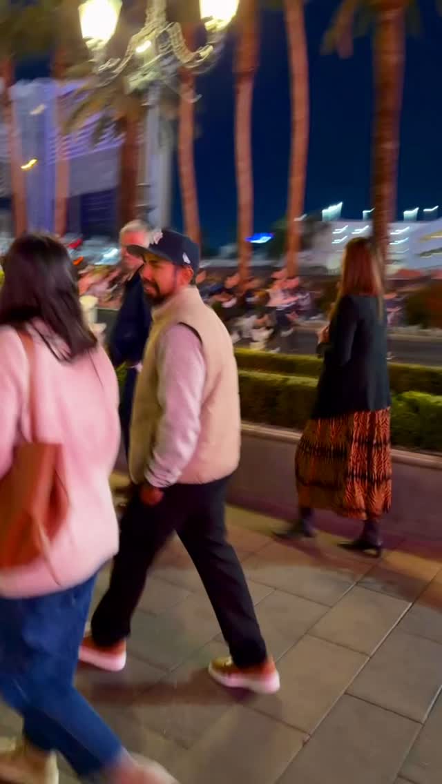 Rock n Roll Marathon Las Vegas taking over the Strip. Runners everywhere, bands playing, crowds cheering, and the Las Vegas skyline as the finish line backdrop. Only in Vegas do you run past casinos with live music pushing you forward. Would you run this race or cheer with a cocktail?
Grab my FREE Las Vegas Mini Guide at mikeyinthemix.vegas 💫
#RockNRollMarathon #LasVegas #LasVegasStrip #VegasEvents #MikeyInTheMixVegas