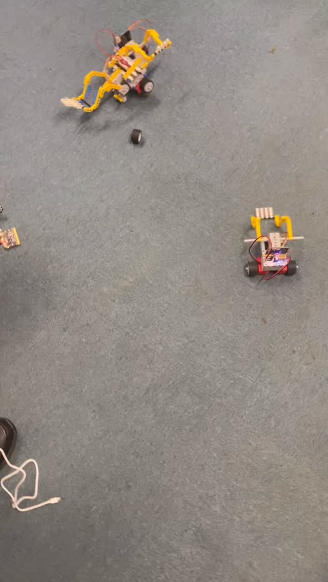 Today at @uffingtonpri we built our own robots - we coded motors to move our robots, and servos for the flippers! Everyone did very well, and enjoyed building their robots. Great job Uffington code club! #younginnovatorsclub #stemeducation #codingforkids