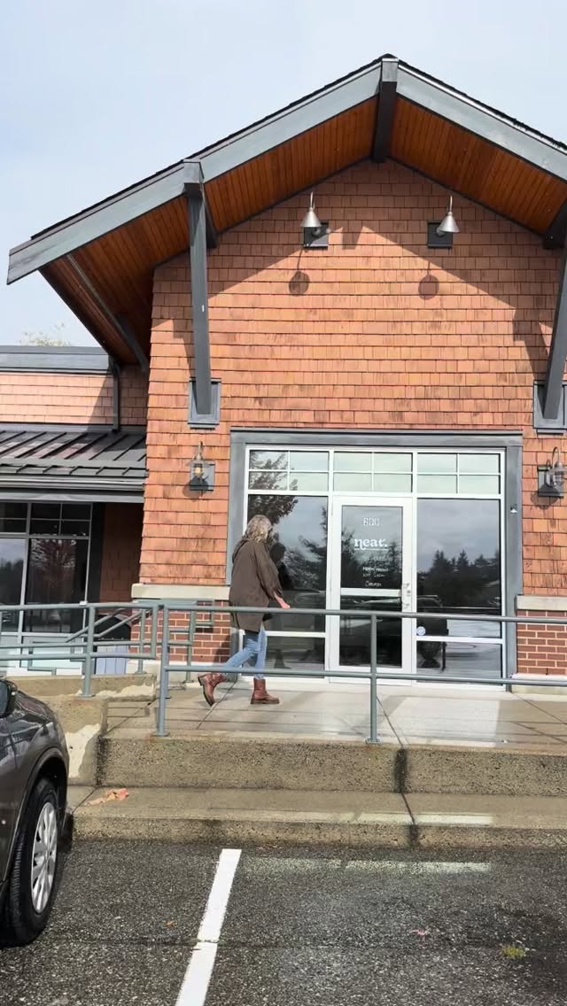 The making of @sunnyrunningco has felt almost as fast as this reel 😅…
So many words and yet no words at all for everything that has gone into this process and every incredible human that has helped along the way 🥹💛✨ What a wildd journey it’s been, and it’s only the beginning 🥹☺️💛✨
I cannot even begin to express enough gratitude to this community, near and far, for the outpouring of support you have provided along the way that has solidified what I believe deep inside, @sunnyrunningco is going to be a truly special hub for years to come 😌. Thanks to all who attended our soft launch and helped kick things off, filling our space with love, laughter and celebration!
Now I must express massive appreciation to my amazing friend and business partner @marz_merwe for helping bring this branding and vision to life, you are beyond talented MZ and truly this wouldn’t be happening without you 🥹🤩✨. Huge shoutout to @niall.studio for all our beautiful finishings in the shop 😍. Special shoutout to @brettbeadle for helping me land my dream location 🙌🏻. And the biggesttt love and gratitude to @paulshepski @_jordanbrett_ @hannahbeldavis @makikokitama Ashley R @ryan_haz @tomellis.physio @_tom_ward @christhornvisual @kevlions @haydenace @alexandraadele_ @biancagabris @debkerr30 @uncle_scott_ @bicyclebroker and mostttt importantly my better half @markhazlett for all supporting in many ways and helping make this dream a reality!!
We celebrate our grand opening next Saturday, March 7th in the best way I know how, with a Scavenger Hunt Run around our new neighborhood!! Come for the fun, stay for the treats and great shop vibes - you can enjoy a little shop sneak peek from our soft launch thanks to @marz_merwe 😍✨
Hope to see you all there!!