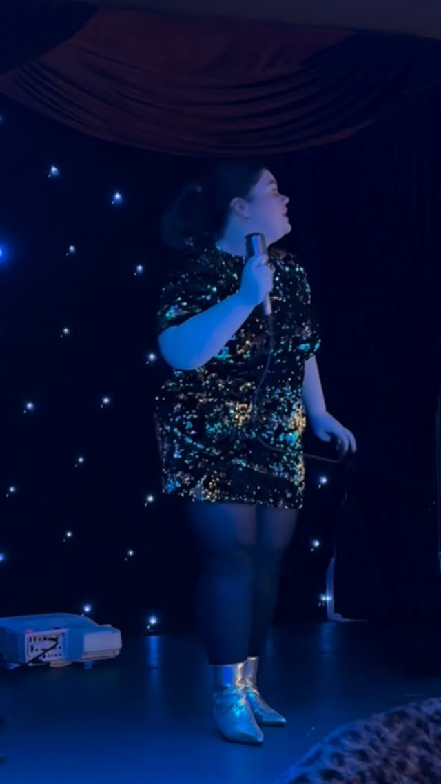 Who said jazz can’t be upbeat, fun and full of
soul? 💃🏻✨
Valerie but make it Jazz with Giorgia.
You can now find me every Saturday from 8pm at the Marian Cocktail Bar - live vocals, big energy and a few surprises along the way 🤭
Tag someone who’s coming for cocktails and chaos with you 🍸😙
#Jazzwithgiorgia #jazzsinger #amywinehousevibes #womeninmusic #londonmusic
