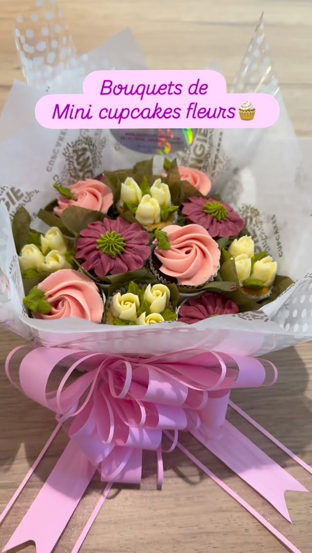 Bouquets de mini cupcakes 🧁💐 disponible à la commande sur angiescupcakes77.com
#angiescupcakes77 #bouquetdecupcakes #patisserietrompeloeil #minicupcakebouquet