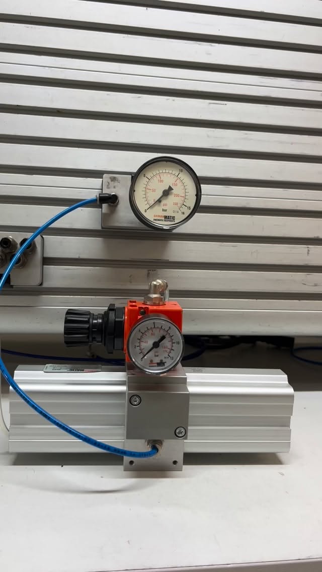 Doğru basınç, doğru hareket.
🔶 Hassas basınç ayarı
🔶 Silindirle tam uyumlu çalışma
🔶 Stabil ve güvenli performans
🔶 Endüstriyel dayanıklılık
Pnömatik sistemlerde verim, doğru ekipman kombinasyonu ile başlar.
Kontrolü sağlayın, performansı artırın.
📩 Teknik detay ve sipariş için DM veya WhatsApp’tan bize ulaşabilirsiniz.
#Pnömatik #Regülatör #PnömatikSilindir
#BasınçKontrolü #endüstriyelotomasyon