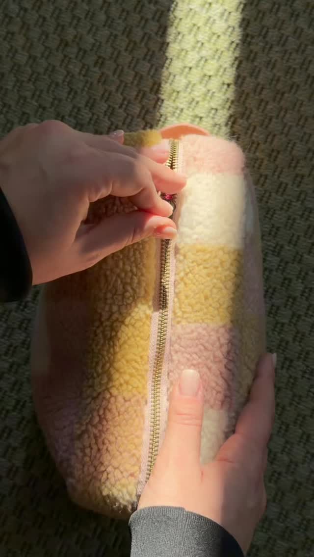 Saviez-vous que notre fluide anti-taches & anti-rides SFP50+ était parfait pour votre routine beauté sous votre maquillage ?💄