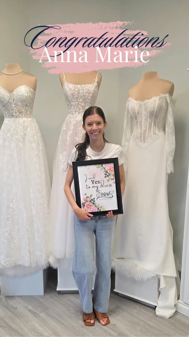Congratulations to our new Emma's Bride Anna Marie, she and her bridal team say "Yes to the Dress" to an stunning Emma's Bridal Private label wedding gown.! YAY 🥂🍾💐✨️🎊