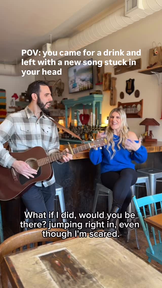 The table beside us didn’t know they were getting a live show.
.
.
#countrymusic
#newcountrymusic
#countryduet
#carrieunderwood
#lovesong