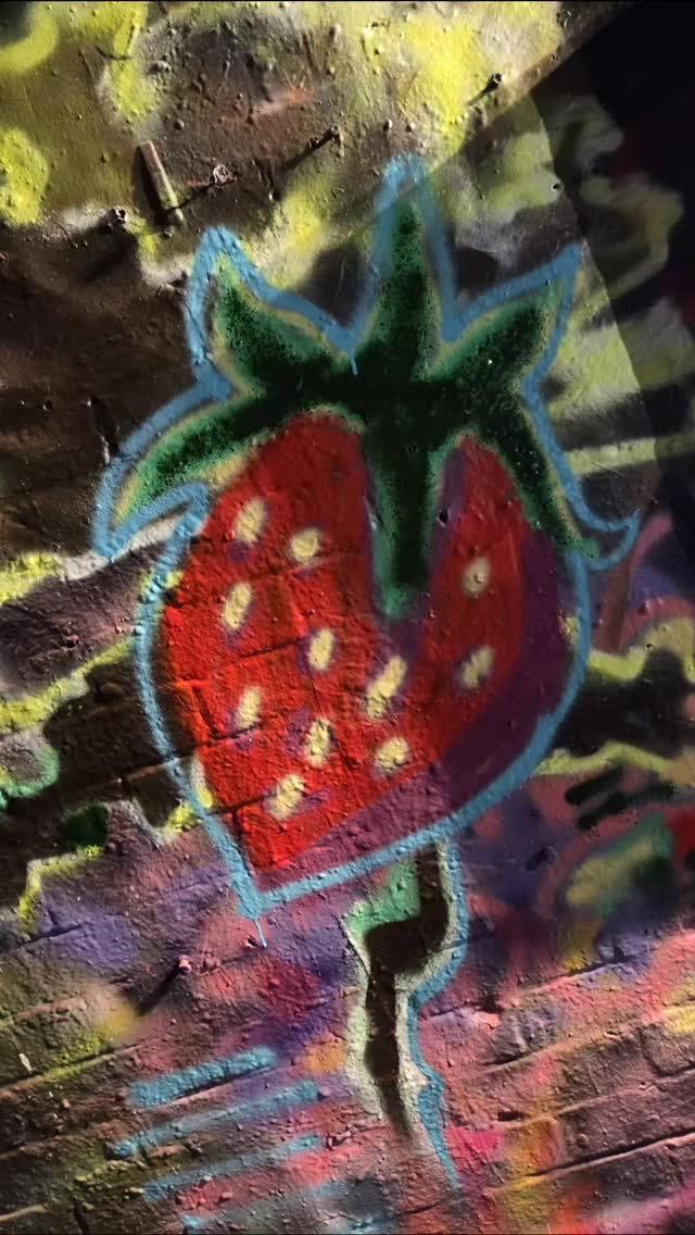 Last week we run graffiti workshops with Daryl @sinnaone at The Lockin Gallery
Strawberry created by young person Angela
#graphicdesign #streetart #artinmind