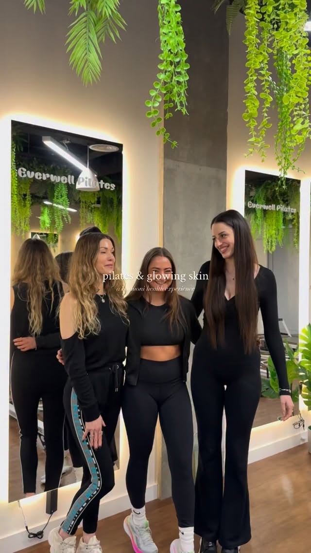 this is how our event yesterday went 💚
soon our events will be exclusive only to our society members. if you want to join our society, WhatsApp link is in bio.
in a collaboration with @sundayyclubb
reformer pilates by @everwellpilates
expert session by @hormonisociety and @thebexologymethod
a skin masterclass by @shxdy.skin.clinic
anti inflammatory skin serum by @sus.wellbeing