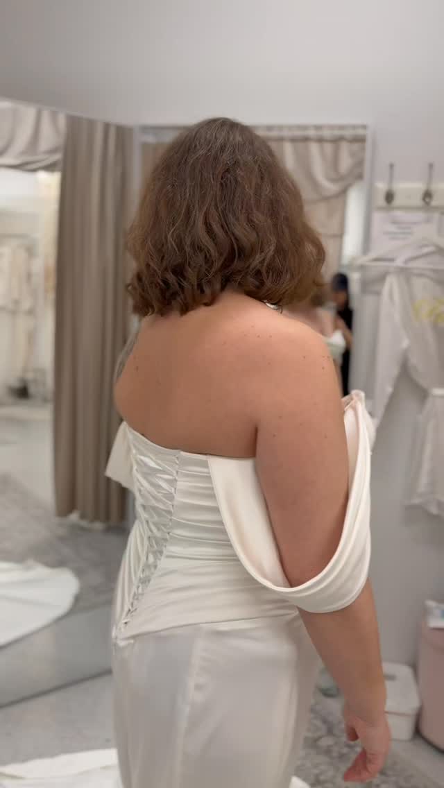 NEW styles are in!
#häämekko #morsian #hääpukuhelsinki #häät #morsiuspuku