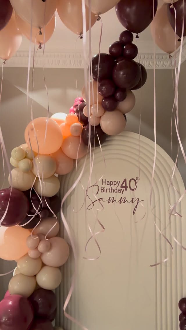 ..🏹💕♥️✨
Sammy’s 40th Birthday Décor
> 40 Ceiling Balloons 𝗫 Sail Board Display
Send us a DM to enquire today..💌
#foryou #balloondecor #eventdecor #essex #balloongarland
@balloonmarket.uk @theeventcollectivex @make_a_wish_ua @ohwowparties @inspopartydecor @haydenseventsolutions @shimmerandconfetti @kalisanuk @kalisanballoons @sempertexeurope @sempertex @proballoonshop @findmyeventplanner