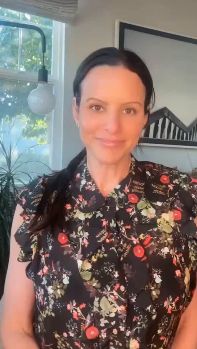 Your nervous system is talking to your immune system… all day long.
This field of research is called Psychoneuroimmunology — and it studies how our thoughts, emotions, and stress levels directly influence immune function.
Which means your body isn’t just reacting to viruses and bacteria.
It’s also reacting to:
• chronic stress
• emotional overwhelm
• unresolved trauma
• constant pressure
When stress becomes chronic, the immune system can weaken, inflammation can increase, and healing can slow.
But when the nervous system experiences safety, connection, and regulation, the body shifts back toward balance.
Your mind and body are not separate systems.
They are constantly communicating.
This is why nervous system regulation matters.
Not just for mental health —
but for whole body health.
Comment SCIENCE if you want more posts on the mind-body connection.
#NervousSystemHealing
#StressAndHealth
#TraumaInformedCare
#HolisticMentalHealth
#MindBodyMedicine