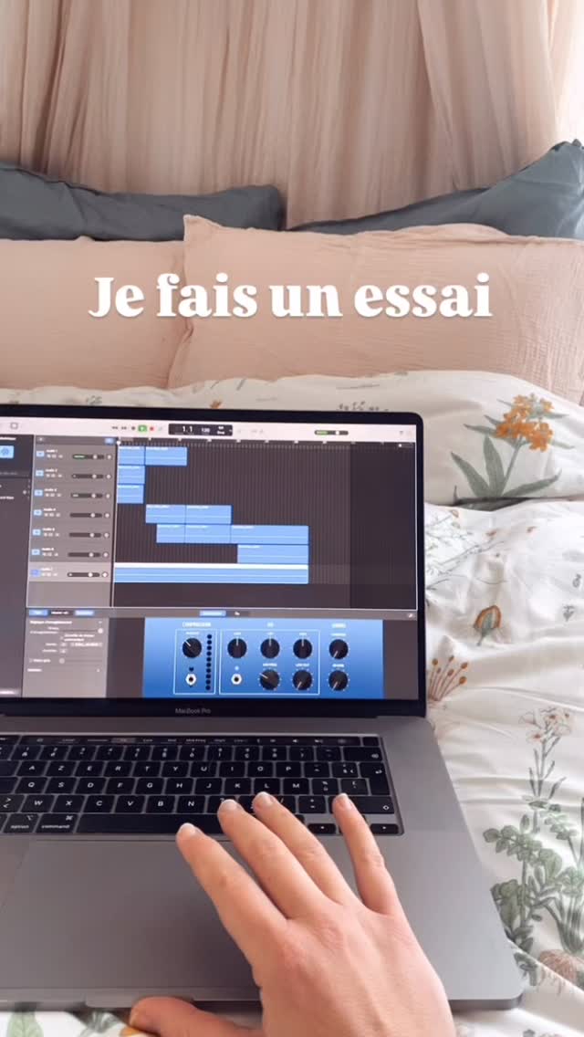 • JE FAIS UN ESSAI •
Allez hop hop hop, je laisse pas le moral descendre encore plus bas et j’ouvre garage band pour essayer quelque chose 🫶🏼
