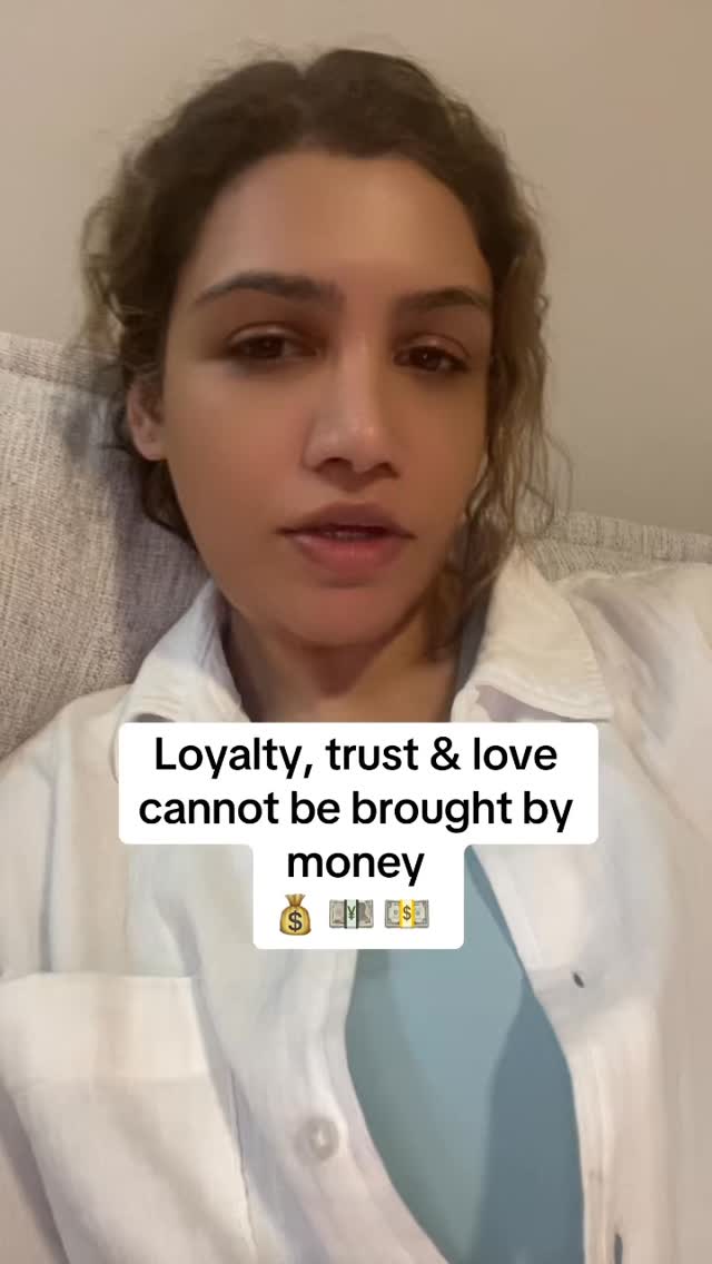 There’s no lack of money or opportunities from the universe.
What’s really rare to find in the world of business is the loyalty, trust and love.
What use is the money when you don’t have the love, trust and loyalty around you.
Those who shaft the people who have been around them from day one for an extra couple of mill, carry shitty stories about money. 💴
#manifest #business #fyifact #fyiシ゚viral #fyi