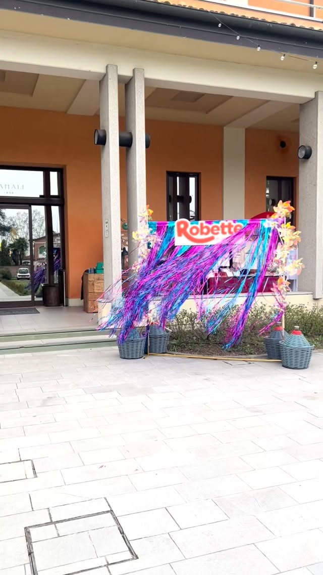 📣Robette lovers addicted all’handmade e al vintage
Fino alle 20:00 siamo qua in tantissim3!
🍷🍔Ovviamente si beve e si mangia!
.
.
#handmade #reggioemilia #market