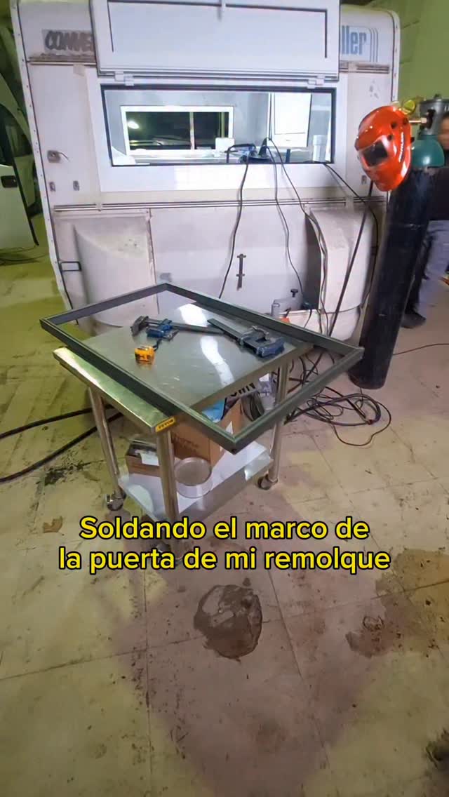 Gracias a @profcatsl por hacerme la puerta del Remolque
.
En especial gracias a @jribas1975 @boix_sergio @davit_sanchezs
.
#remolque #remolquecamper