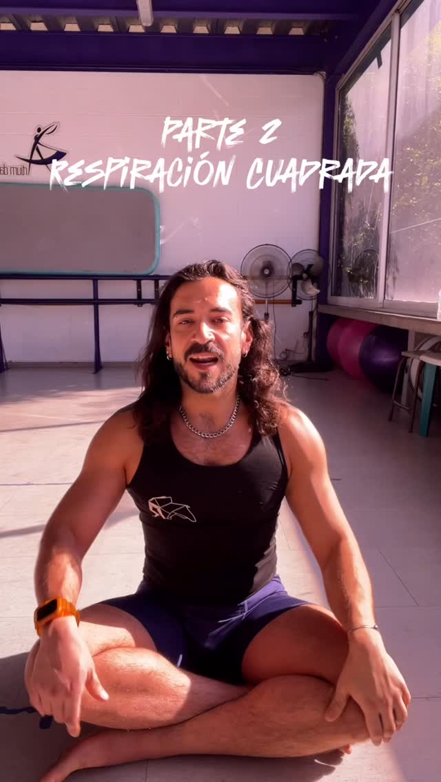 En la parte 1 entendiste la técnica.
En esta parte empiezas a dominar tu sistema nervioso.
Respirar es automático.
Regularte es una decisión.
La respiración cuadrada no es tendencia.
Es entrenamiento mental.
4 inhalas.
4 sostienes.
4 exhalas.
4 sostienes.
Cuando dominas tu respiración, dejas de reaccionar y empiezas a responder.
Eso cambia todo.
Si quieres aprender a usar tu cuerpo como herramienta —no como adorno— te espero en Rou Yoga.
Envíame mensaje y practica en serio.
#RouYoga #RespiraciónCuadrada #RegulaciónEmocional #YogaCDMX #EntrenaTuMente