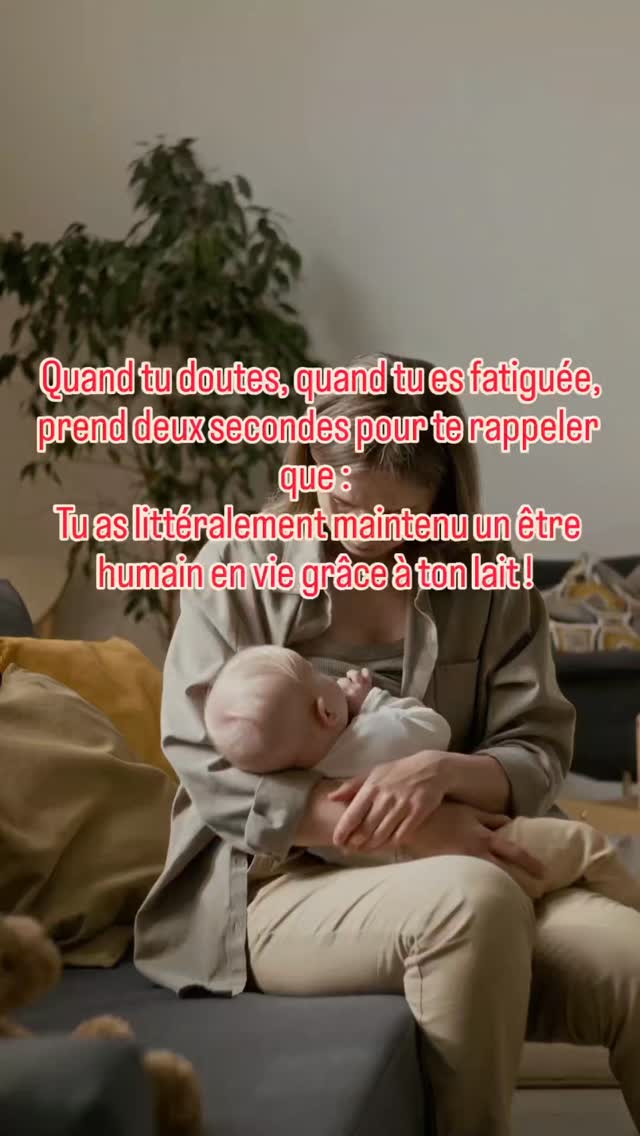 Je rencontre parfois des mamans qui me disent "je n'ai rien fait aujourd'hui" peut-être que tu t'ai dit la même chose aujourd'hui ?
Mais tu as fait beaucoup, tu as rassurée, tu as consolé, tu as donné de l'amour, tu as nourri ton bébé. C'est déjà beaucoup pour une jeune maman !
Et aujourd'hui on met à l'honneur les mamans allaitantes !