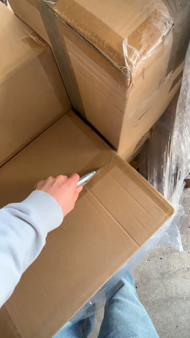 « Hello les riders 🤙 »
🚀 La saison 2026 est lancée !
On déballe les nouveaux Stand Up Paddle… et ils n’attendent plus que vous 🌊🔥
Stabilité, confort, belles sensations sur l’eau : tout est réuni pour profiter à fond.
Débutant ou confirmé, c’est le moment de venir les tester et préparer vos prochaines sorties ☀️
📍Passez nous voir et venez glisser avec nous !
@prism_surfboards
#basenautiquesjdm #standuppaddle #unboxing #hellolesriders