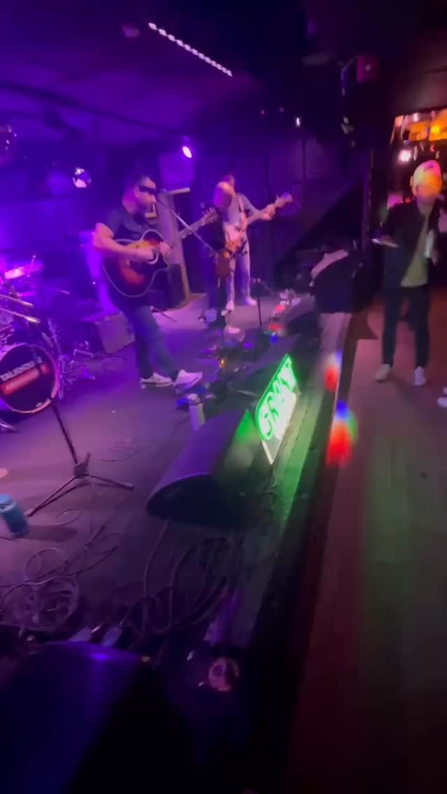 Snippet of the vibes @talkhousebar - one for the books. A legendary night at a historic venue. More videos and content to come from the evening. Thanks to all who experienced it with us.
#granttheband #stephentalkhouse #hamptons
