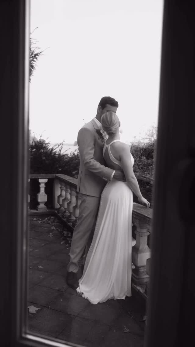 🎞️✨
@_theresaluisa
@lovemood_preloved
#hochzeitsfotografie #realwedding #belovedstories #brühl #hochzeitnrw