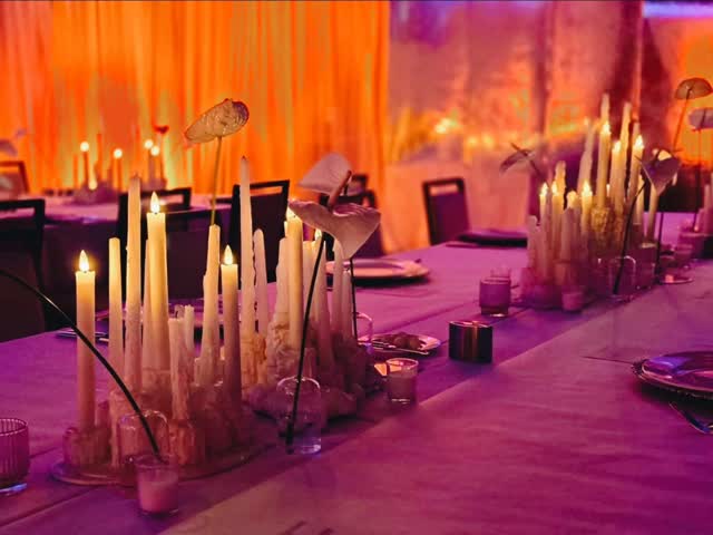 Some designs can really test your patience?!?!
Hundreds of drips....layers on layers...adjust...wait...repeat...
It was tedious, messy but It was worth it!!! 🙌
Sometimes you just have to trust the process… because the magic is in the details!!! 🕯✨️
#eventstyling
#austinevents
#eventflorist
#corporateevents
#customcandles