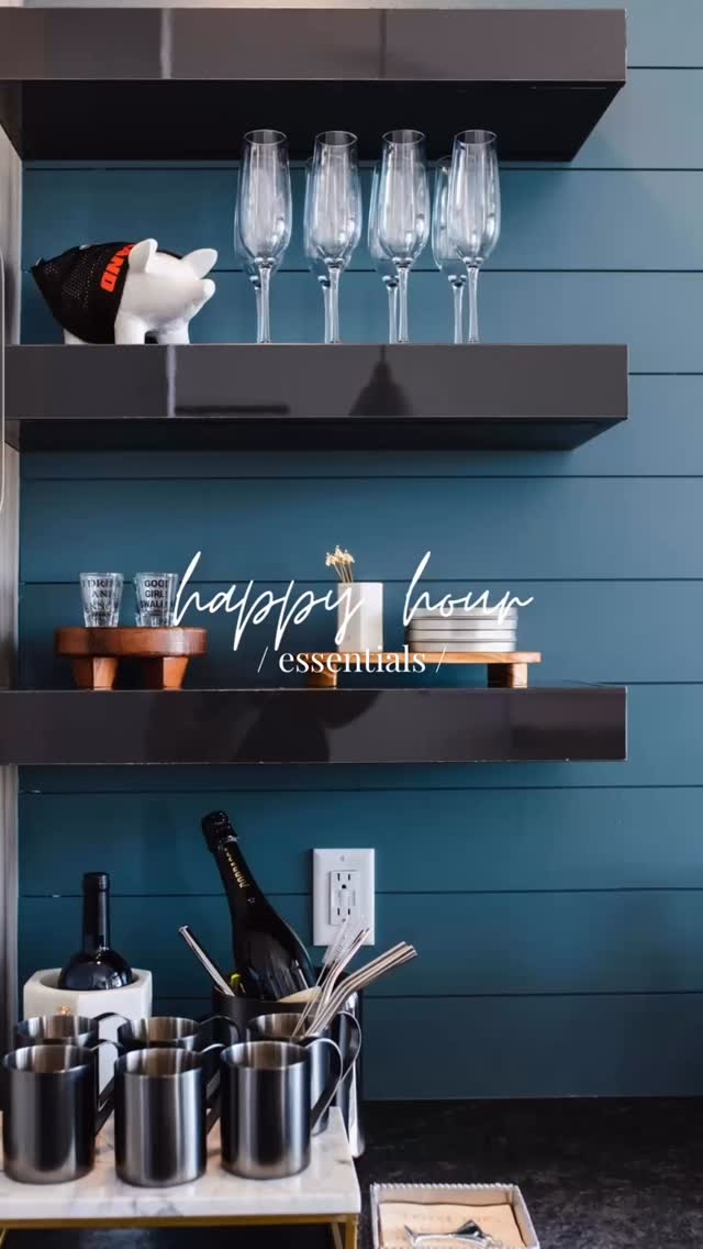 If your “bar area” is currently a random cabinet with 17 mismatched glasses… this is your sign. 🥂
A few simple systems =
✔️ Easy hosting
✔️ No duplicate bottles
✔️ Zero last-minute chaos
Organized spaces just feel better, especially at happy hour! #professionalorganizer #luxuryorganization #homeorganization #barorganization