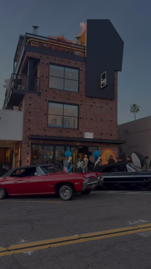 Visit Oceanside -> Book a Photo Booth -> Stay at The Brick Hotel-> See the Malows
@breezephotobooth
@visitoceanside
@thebrickhotel
@malowscc
#oceanside #oceansidephotobooth #oceansidephotoboothrental #visitoceanside #thebrickhotel