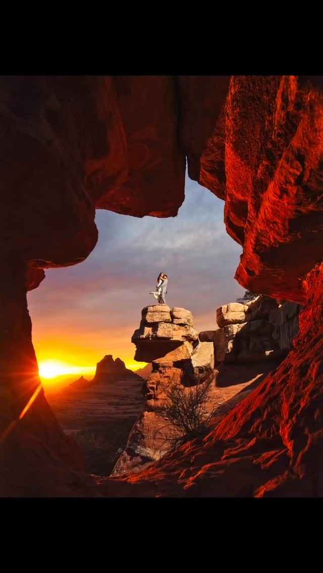 Just a few photos I’ve taken from the past few weeks of couples at Merry Go Round here in colorful Sedona, Arizona. It’s one of the most stunning places I’ve ever seen to watch God paint the sky at sunset! My Spring is about booked up, but I still have openings for the Fall.
#sedonaelopementphotographer #sedonaweddingphotographer #sedonaphotographer #sedonacouplesphotographer #sedonafamilyphotographer