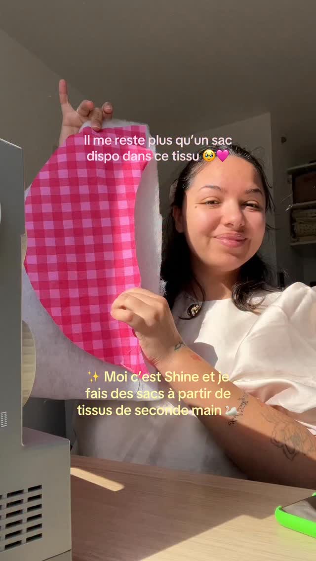 C’est le jeu des tissus de seconde main ! À chaque fois, je peux faire que quelques pièces dans un même tissu. Et ce joli carreaux roses est sur le point de se terminer 🥰
#entrepreneur #sacfroufrous #carreauxroses #faitmainenfrance