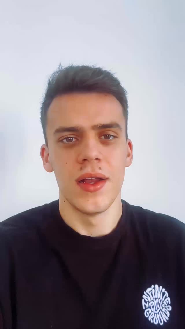 🔥 REUTLINGEN, SEID IHR BEREIT?! 🔥
Am 20.03. kommt Qualle zurück nach Reutlingen – und dieses Mal wird’s noch größer! 💥
Letzten Sommer hat er bei uns abgeliefert.
Jetzt bringt er Verstärkung mit:
🎤 Malte von WUMMS/sportschau
🎥 + Kamerateam vom WDR
Was euch erwartet?
⚡ Blitz-Turnier
🌟 Jugend-Einlagespiel
🎓 Exklusiver Workshop (Ticket 20€ – 50 % gehen an die SRG Reutlingen 🙌)
Fußball-Content.
Schiri-Leidenschaft.
Community-Vibes.
📅 20.03. fett markieren
🕒 15 Uhr Workshop
🕔 17 Uhr Blitzturnier
👥 Teilt den Beitrag & markiert eure Crew
🎟 Workshop-Plätze sichern, bevor sie weg sind!
Reutlingen wird wieder liefern. Seid dabei. 🔥⚽
#Reutlingen #Qualle #Schiedsrichter #SRGReutlingen #wumms