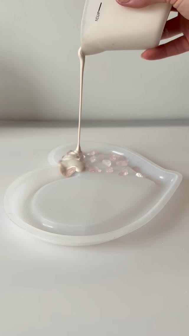 Pouring something a little different š¤
To every woman trying to build something of her own - whether itās a business, an idea, or a dream youāre not ready to give up on yet.
This oneās for you.
Happy International Womenās Day š¤
#InternationalWomensDay #Jesmonite #SmallBusiness #Handmade #ThePaddocksCo