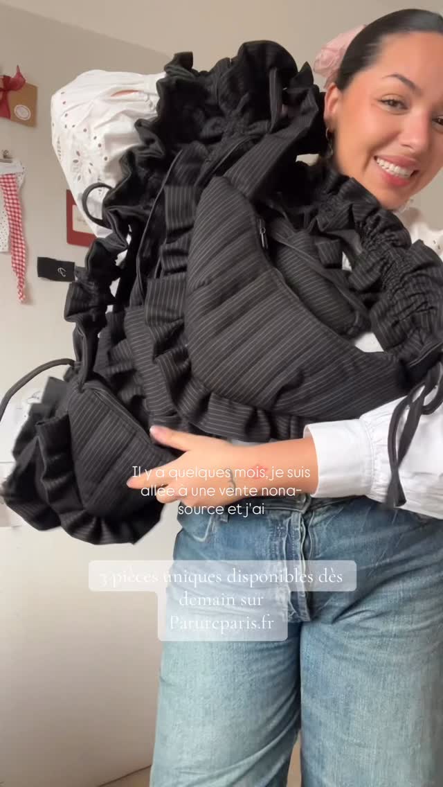 Mes premiers sacs noirs 3 pièces uniques, disponibles dès demain 12h sur mon site 🥹 #sacfaitmain #fullblackoutfit #sacfroufrous #couture #smallbusiness