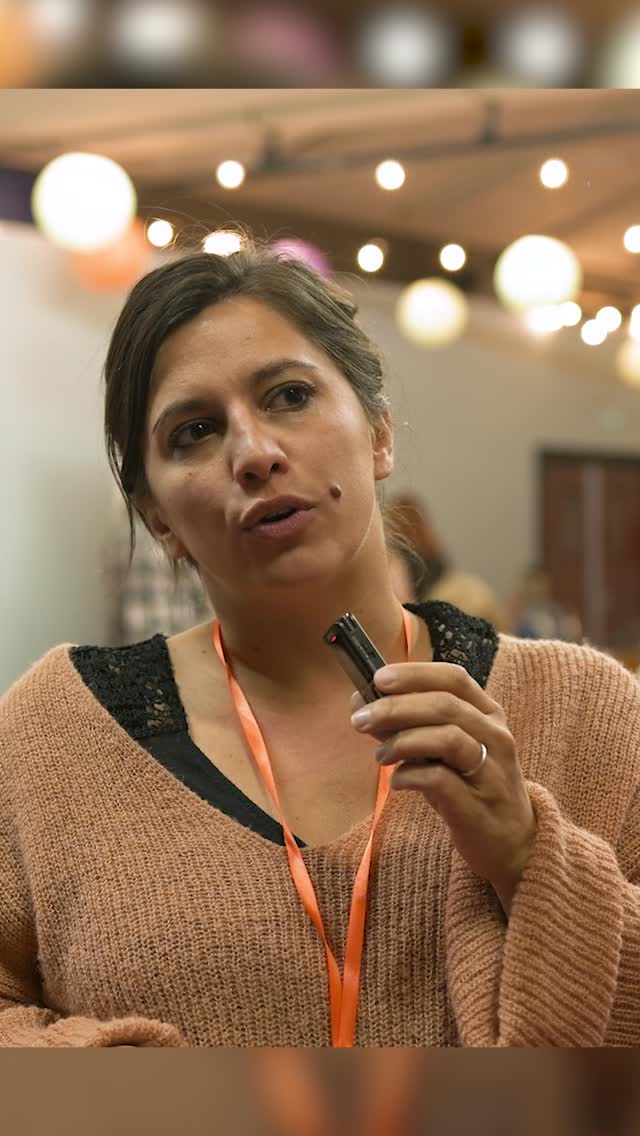 La Journée des Patronnes, ce n'est pas un énième événement réseau où l'on s'échange des cartes de visite avec un sourire de façade.
C'est un espace où les masques tombent.
Écoutez le retour d'Elodie @elodielunessence. Quand on réunit des entrepreneures atypiques et brillantes dans une même pièce pour parler stratégie, intuition et souveraineté, l'alchimie opère instantanément.
On arrête de se sur-adapter, on commence à bâtir. 🪓
Tu veux goûter à cette énergie et structurer ton business sans t'épuiser ?
👉 Ne reste pas seule dans la brume.
Rejoins-les +200 femmes à notre Immersion gratuite SUPERBLOOM 🌸 (du 23 au 27 Mars).
Le lien est dans ma bio !
Vidéo @kywwie_films