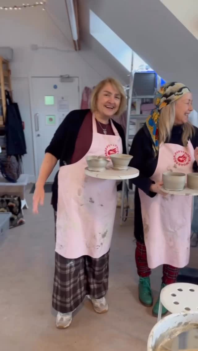 ✨Mother’s Day throwing✨
✨come and join our beginner potters and treat you mum this mothers day✨
✨experience gifts are the best way to spend quality time plus you’ll have some beautiful pottery to keep afterwards as a keepsake of the day✨
✨tickets are very limited so don